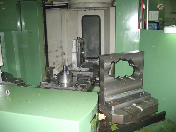 Cincinnati Maxim Horizontal Machining Center
