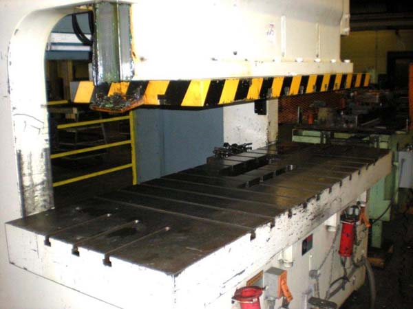 220 Ton AIDA Gap Frame Double Crank PRESS