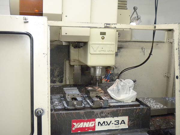 Yang MV-3A CNC Vertical Machining Center CNC Mill for sale
