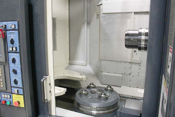 Makino A61 CNC Horizontal Machining Center Makino A-61 2-Pallet Mill for sale