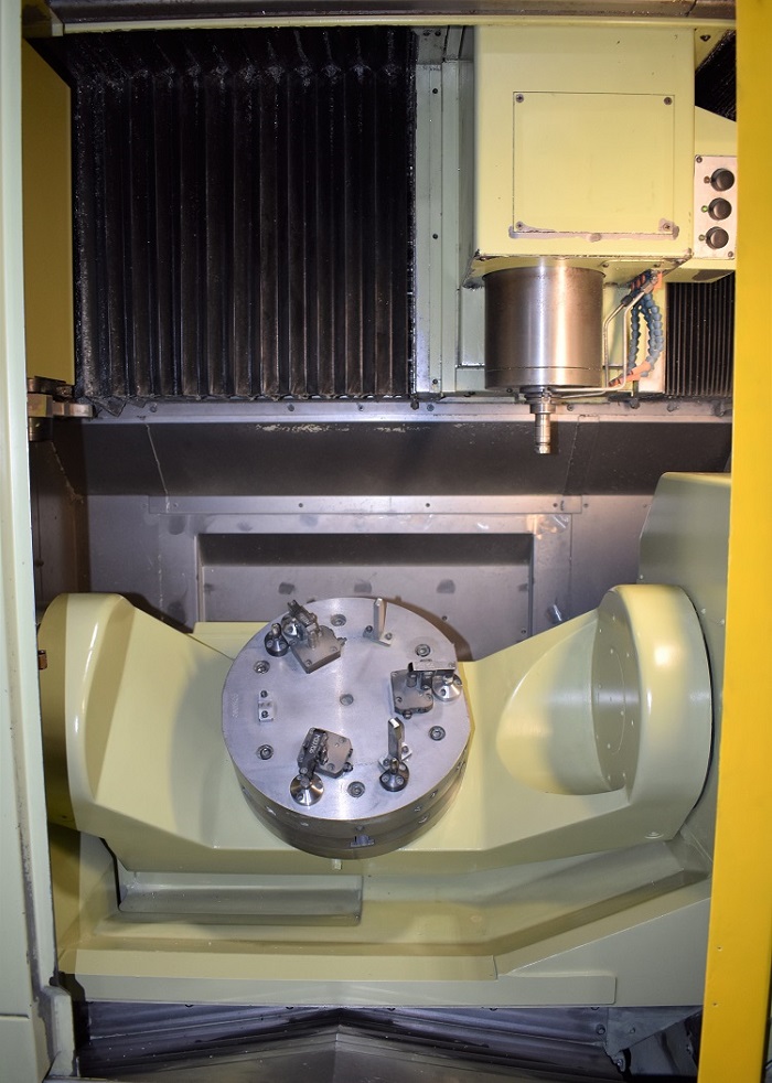 Okuma MU 400VA 5-Axis CNC Vertical Mill, Okuma 400 5 Axis CNC Vertical Mill, Okuma 5 Axis Trunnion Style CNC Vertical Machining Center, 15" 5 Axis CNC Vertical Mill For Sale